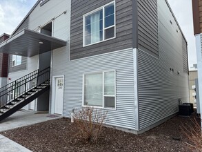 Building Photo - 591 Turin Way