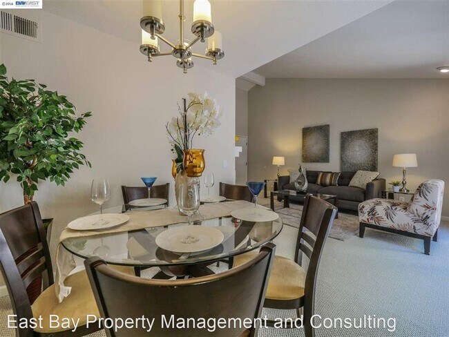 Building Photo - 2 br, 2 bath House - 3518 Knollwood Ter. #204