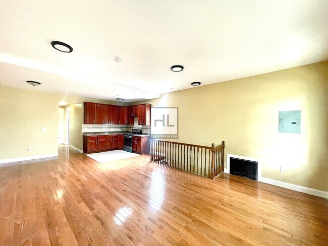 Foto del edificio - Huge 1 Bed + Home Office | Grant Avenue, C...