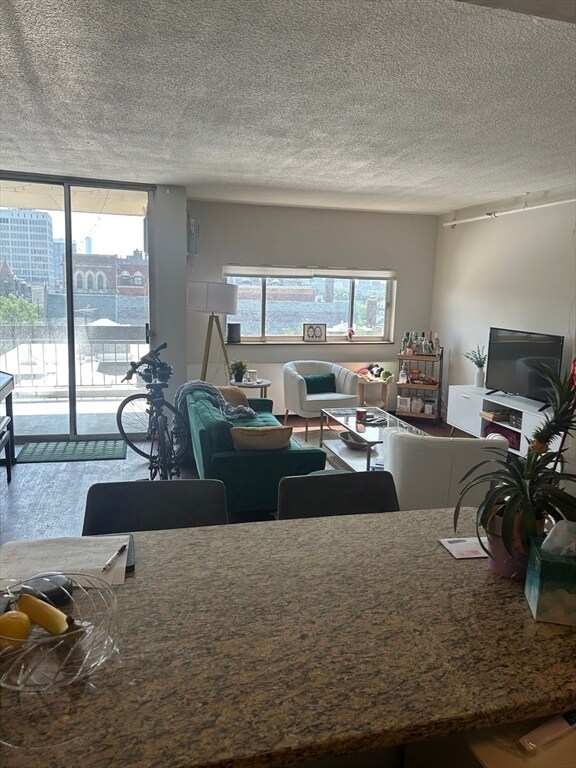 Foto del edificio - 872 Massachusetts Ave