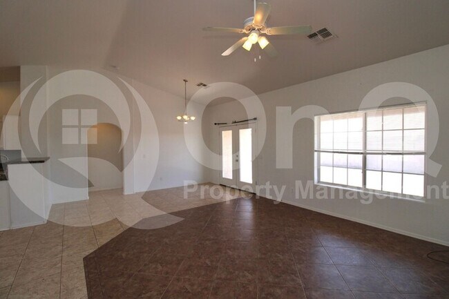 Building Photo - 14123 S Tampico Rd