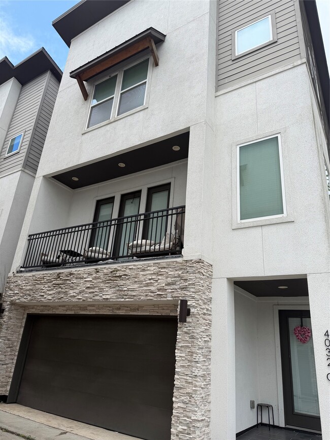 Building Photo - 4032 Buck St