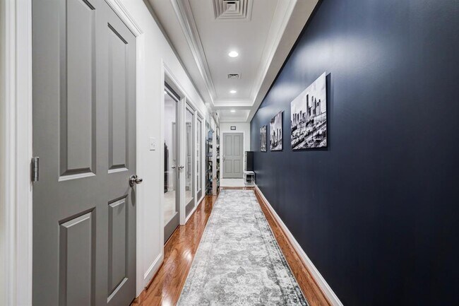 Foto del edificio - 914 N Main St