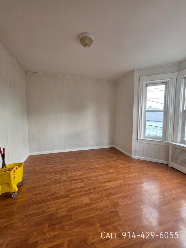 Foto del edificio - 143 Voss Ave