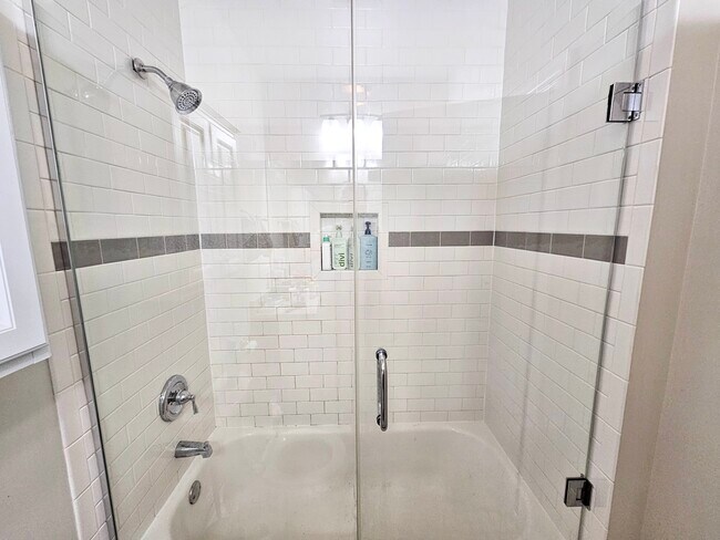 Foto del edificio - 939 W Armitage Ave