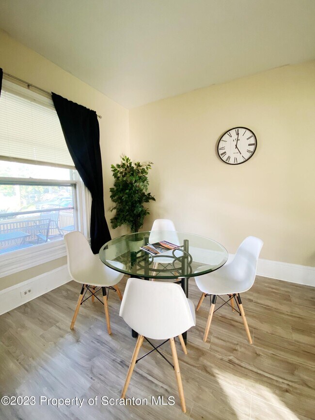 Foto del edificio - 1111 Bryn Mawr St