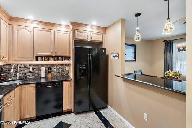 Building Photo - 11 Desiree Ct