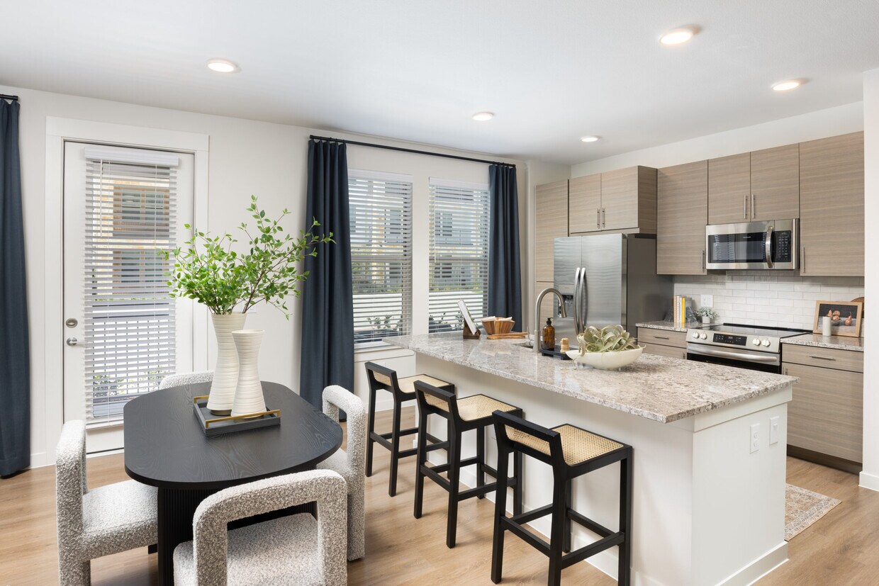 Primary Photo - Your Dream Apartment Comes with 6 Weeks Free!
