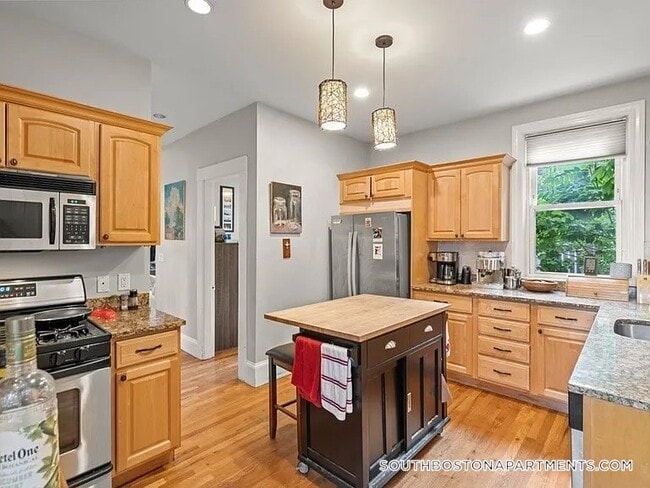 Building Photo - 271 K St