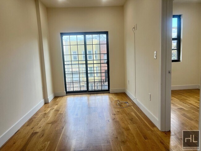 Building Photo - 3BR 2BA w/ Juliet Balcony On Bushwick/Ridg...