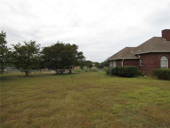 Building Photo - 603 FM740
