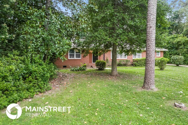 Foto del edificio - 6608 Elmwood Cir