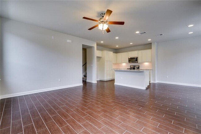 Foto del edificio - 13800 Lyndhurst St