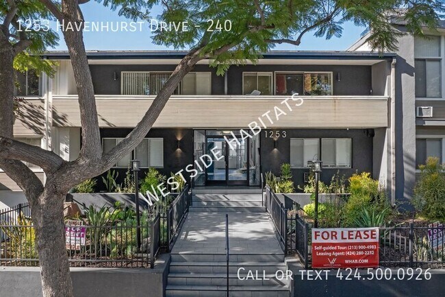 Building Photo - 1253 Havenhurst Dr