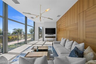 Building Photo - 5875 Collins Ave