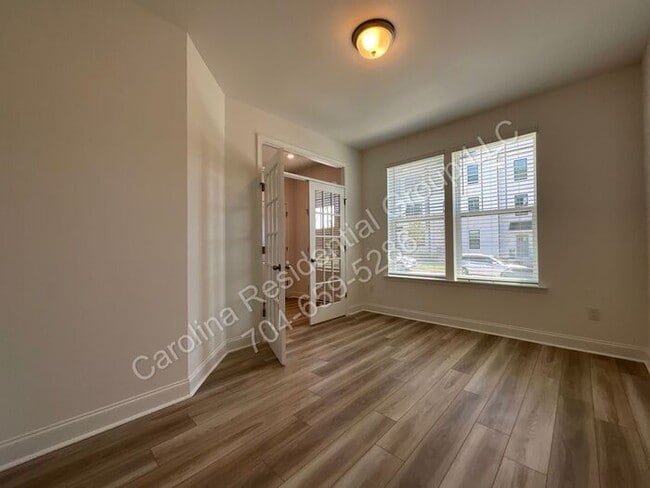 Building Photo - 15340 Ballancroft Pkwy