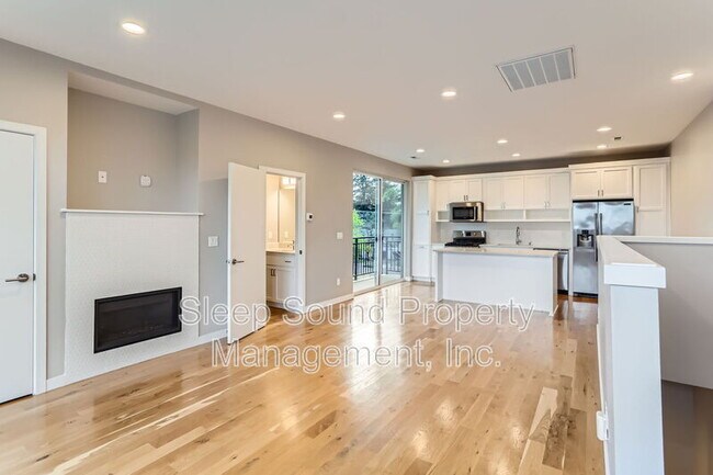 Foto del edificio - 1030 N Ainsworth St