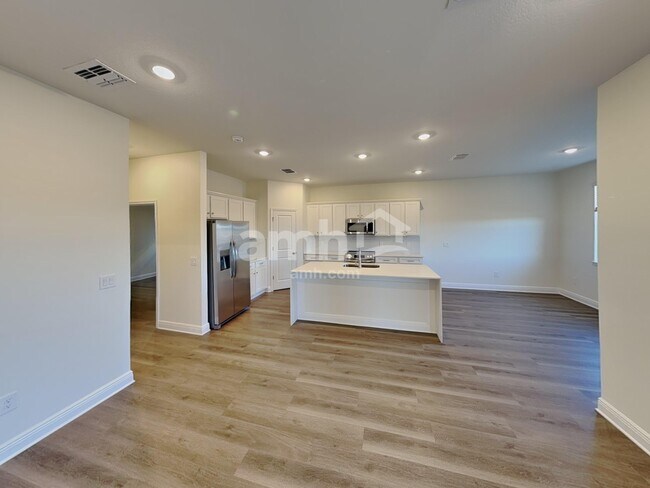 Foto del edificio - 6006 Sycamore Pl St