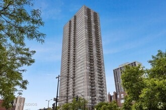 Building Photo - 1660 N La Salle Dr