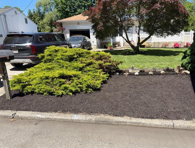 Foto del edificio - 4429 Express Dr N