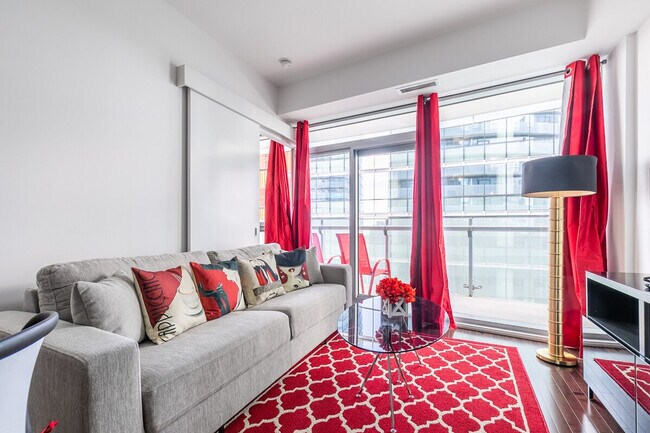 Photo du bâtiment - 127 Bremner Blvd