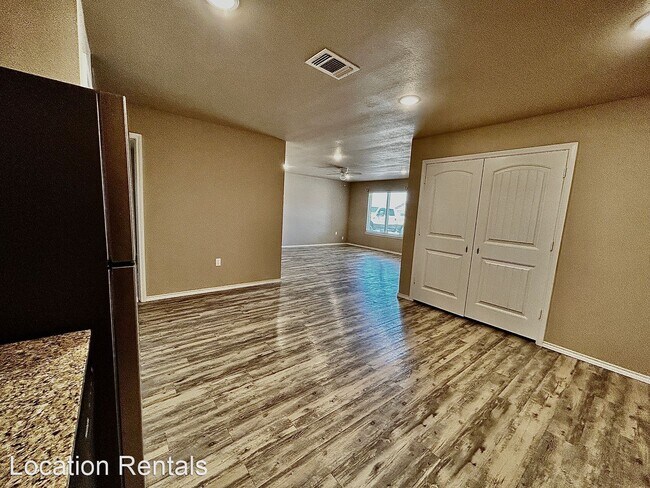 Building Photo - 3 br, 2 bath House - 7413 #1 5th Street