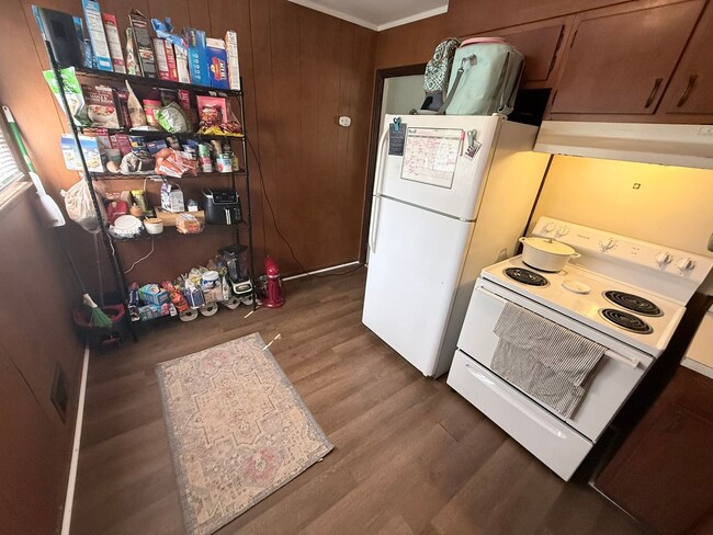 Building Photo - Riverdale Duplex Available July 2026