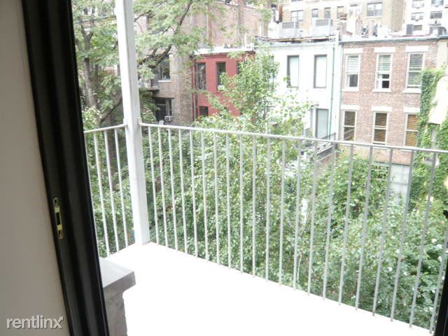 Building Photo - 320 W 102nd St
