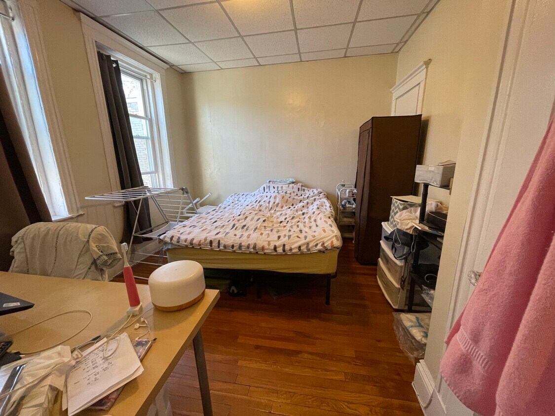 Foto principal - 166 Kelton St
