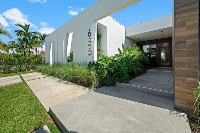 Building Photo - 655 Layne Blvd