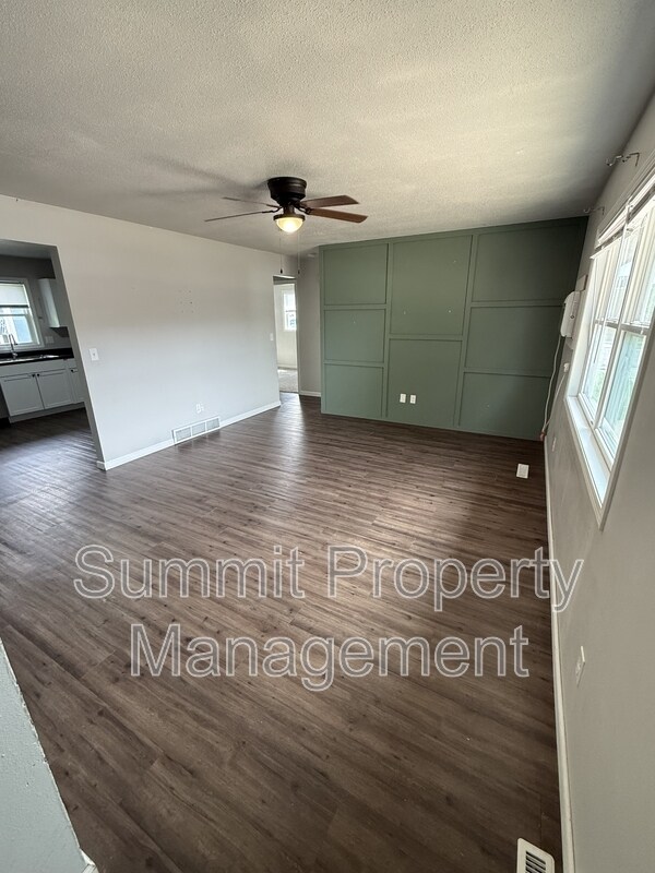 Foto del edificio - 3303 S Holly Ave