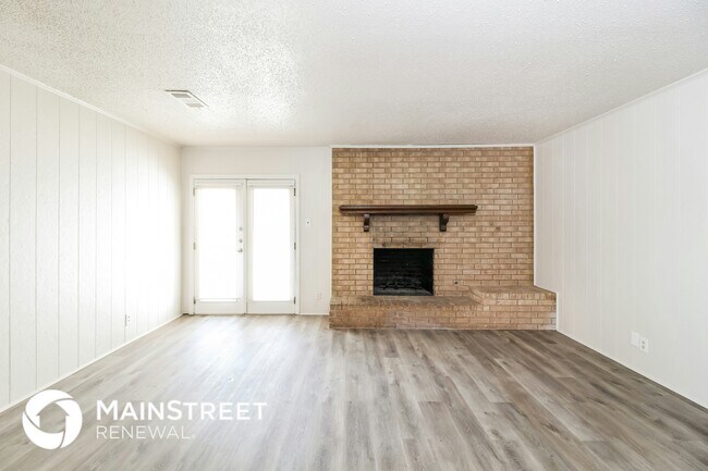 Building Photo - 1822 El Paso St