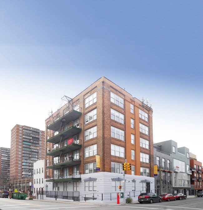 Building Photo - 48 Meserole St