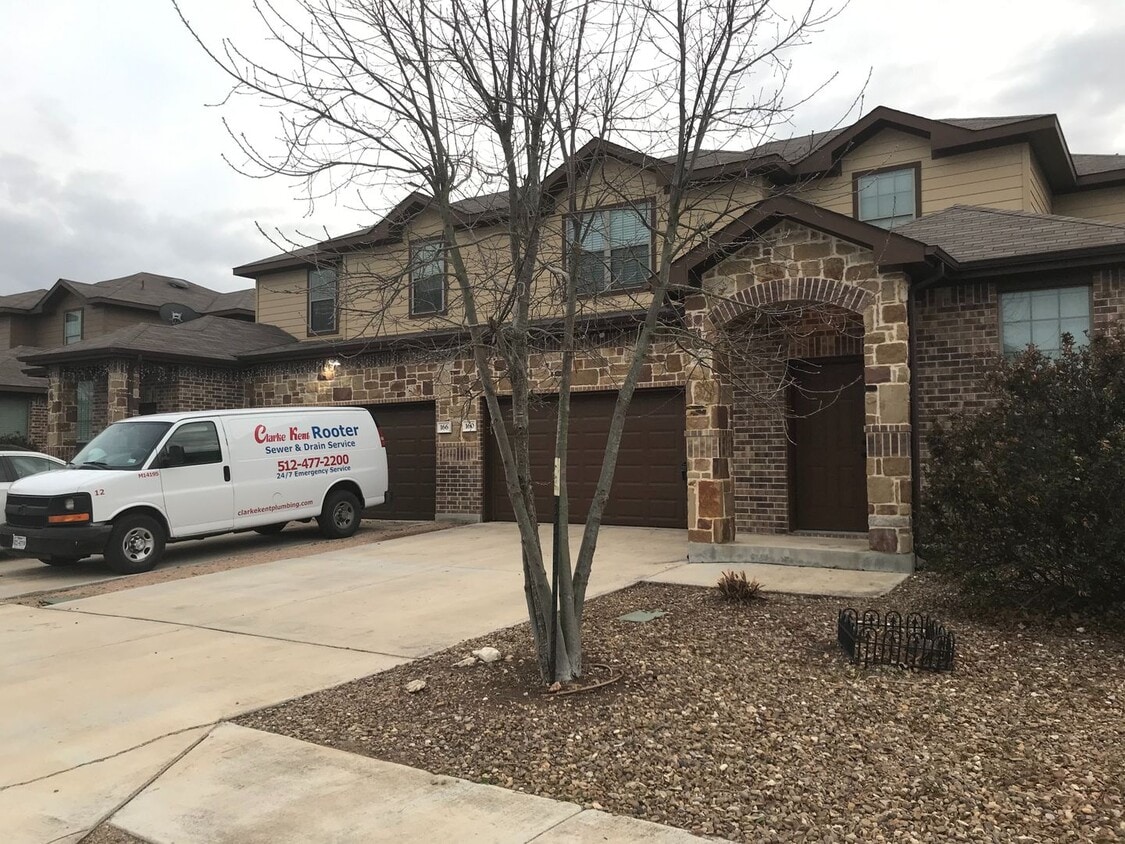 Foto principal - Townhome for rent
