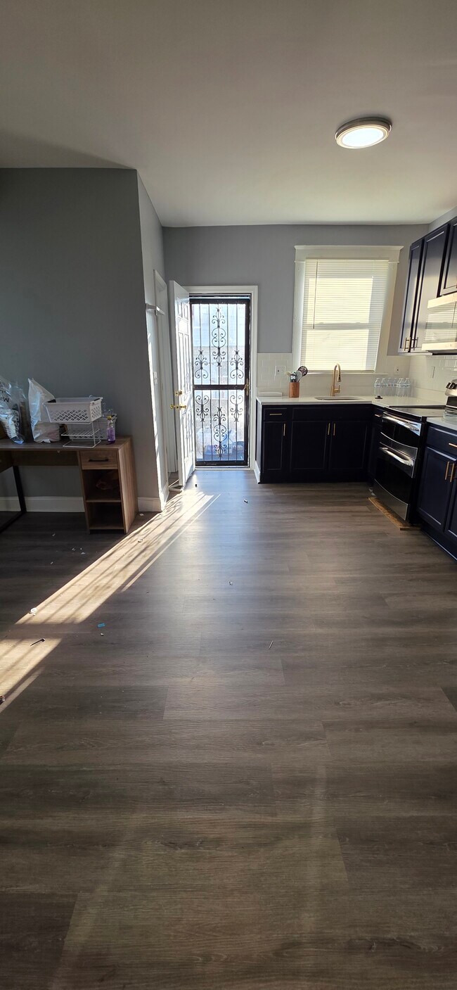 Foto del edificio - 1200 N Potomac St