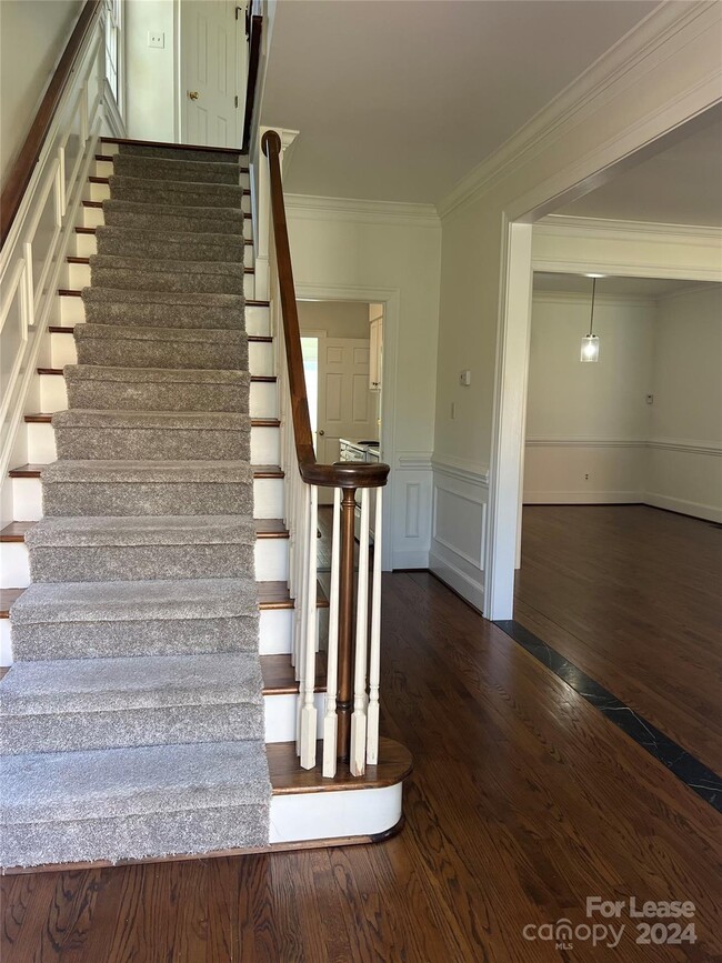 Building Photo - 503 Fenton Pl