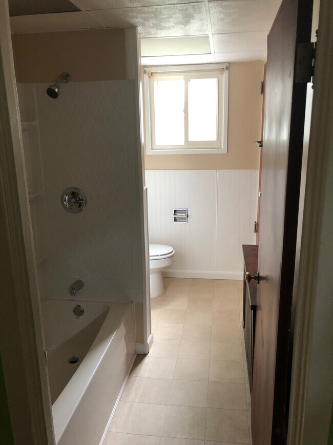 Building Photo - 203 3rd Ave