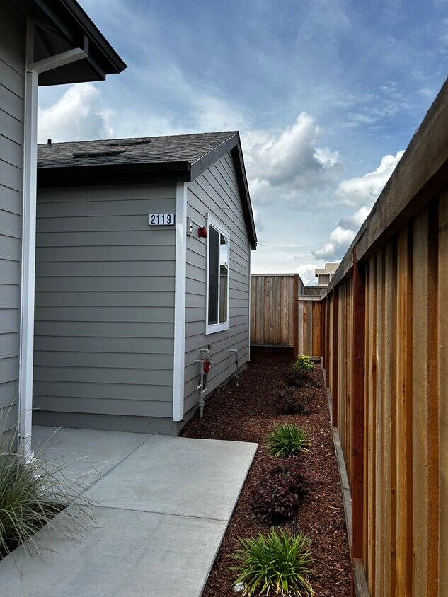 2119 Dennis Ln, Santa Rosa, CA 95403 House Rental in Santa Rosa, CA