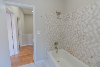 1514 W Girard Ave photo'