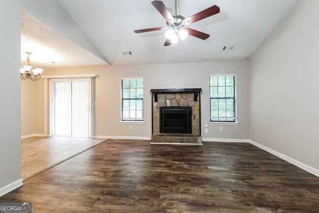 Foto del edificio - 10439 Candlelight Rd