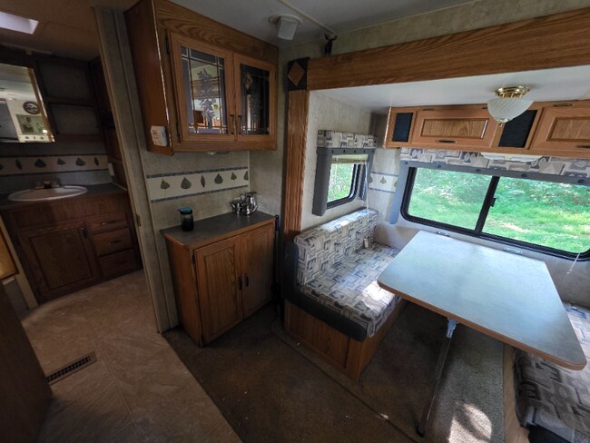 Foto del edificio - 185 Dogwood Rd