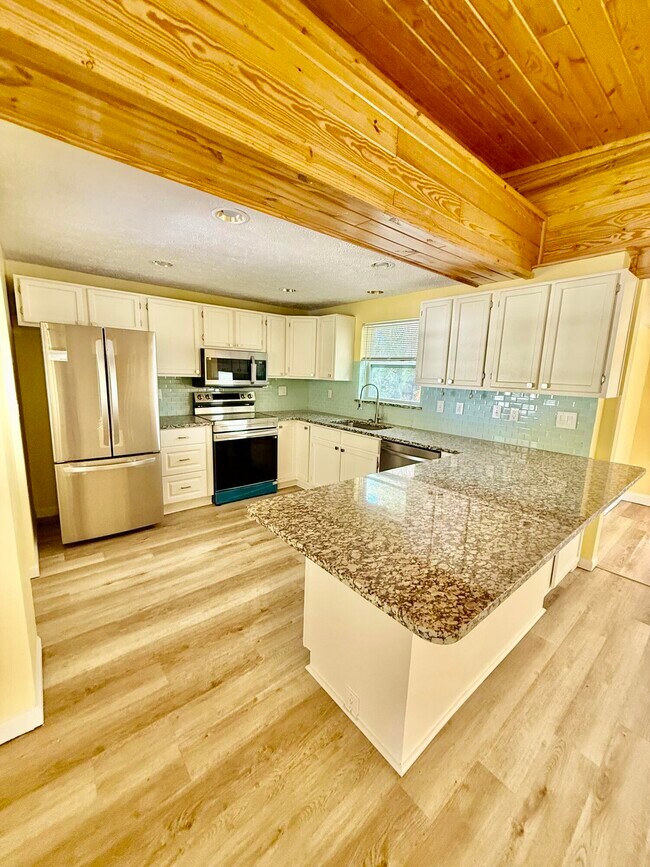 Foto del edificio - 1401 NE Elizabeth Ave