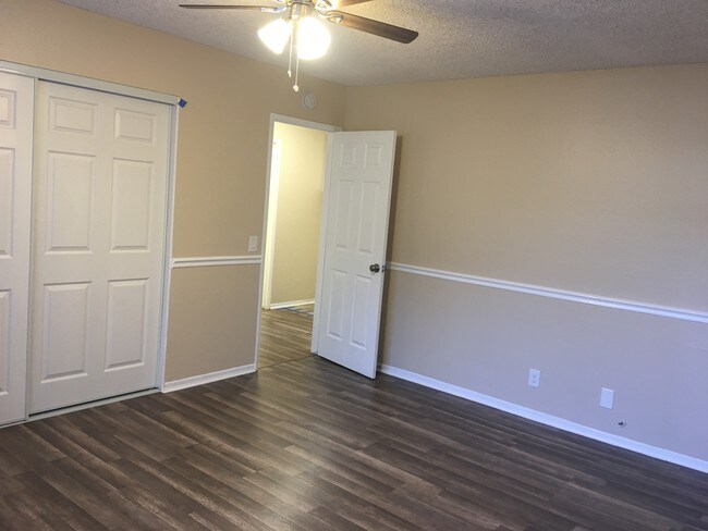 Dormitorio principal (13'x15') - 44710 Fig Ave