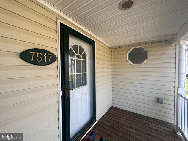 Building Photo - 7517 Fisher Dr