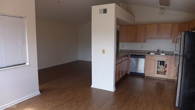 Building Photo - 2142 Canyon Blvd