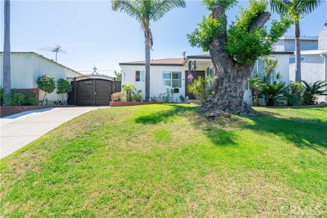 Primary Photo - 8421 Bleriot Ave