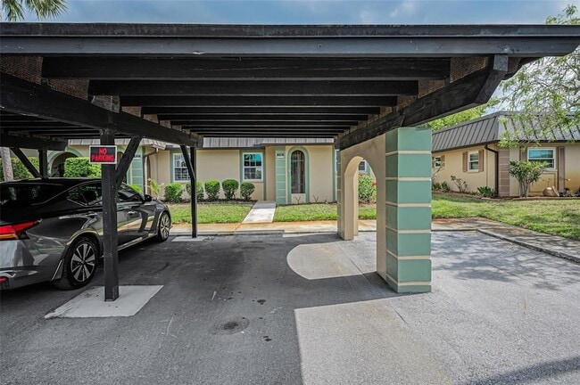Building Photo - 4200 Hampton Dr