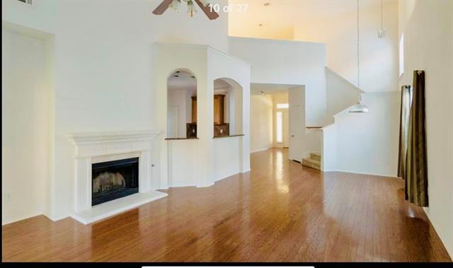 Foto del edificio - 9717 Hedge Bell Dr