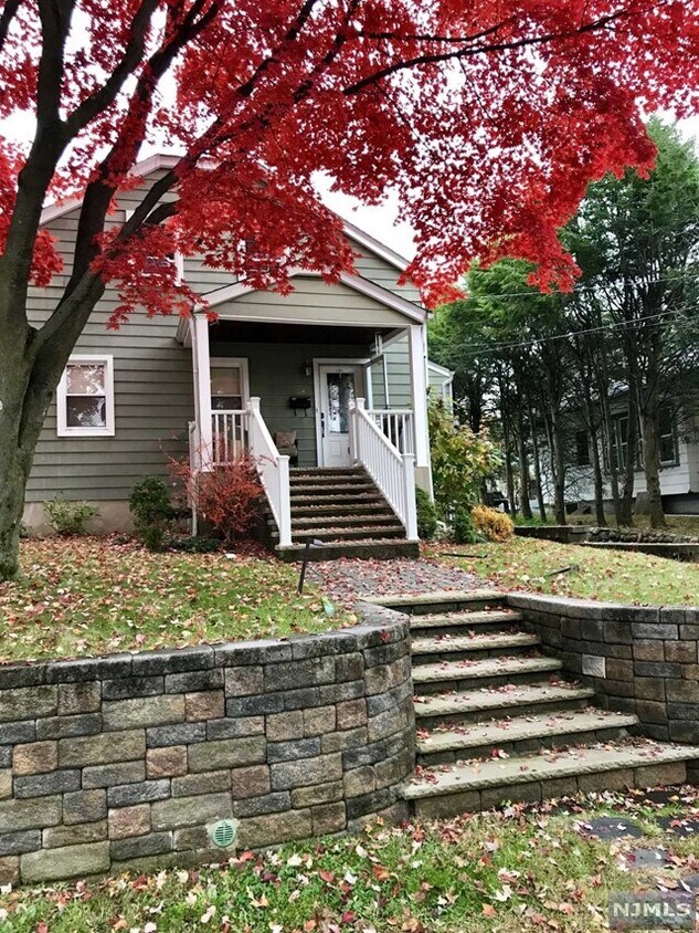 Primary Photo - 54 Chestnut Ave