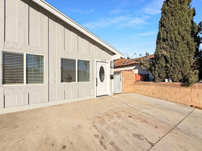 Building Photo - 1273 Donatello St